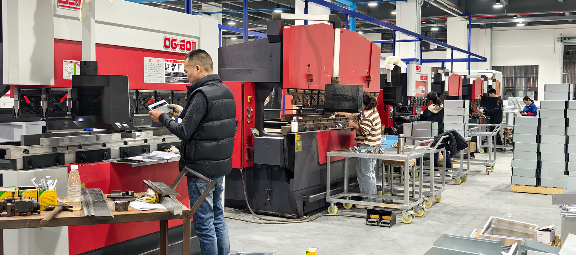 schwarzer Briefkasten