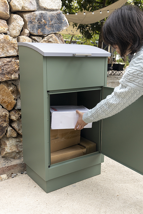 gro&szlig;er Paketversandkasten